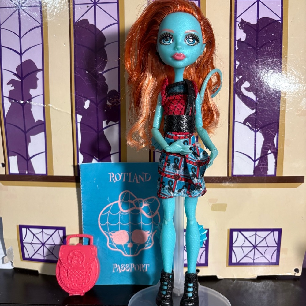 Monster High “Monster Exchange” Lorna McNessie Doll
